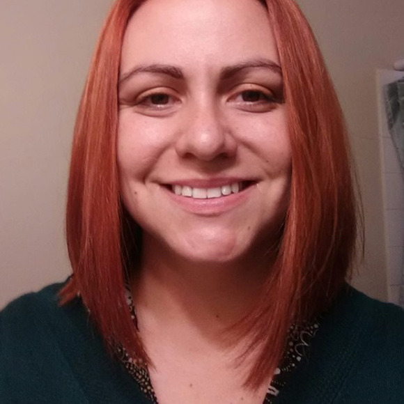 Meet your Posher, Laura - Picture 2 of 2